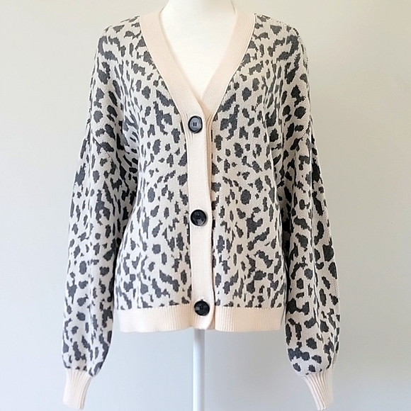 Color Blocked Leopard Print V-Neck Cardigan Sweater